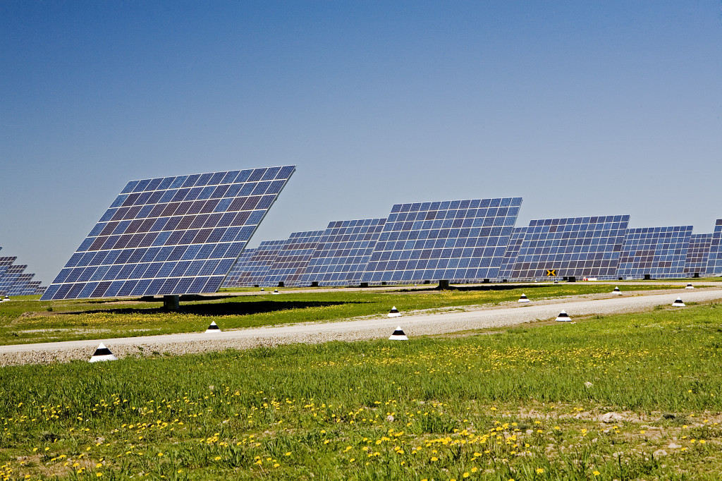 Los productores fotovoltaicos , asfixiados por la compeljidad regulatoria, según  Anpier.