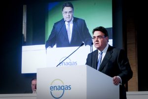 El presidente de Enagás, Antonio Llardén, habla a los accionistas en la Junta General de 2013. FOTO: Enagás.