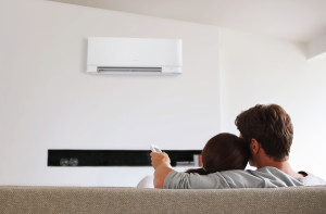 El aire acondicionado ha disparado la demanda eléctrica de los hogares en estos días. 