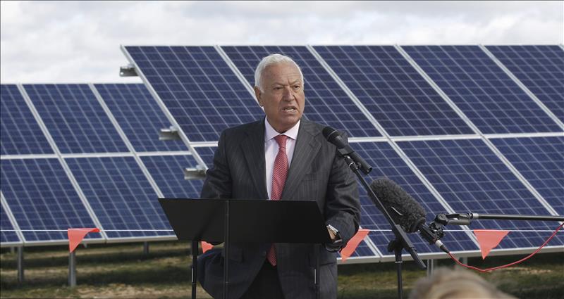 Margallo inaugura la mayor planta solar en Australia de una empresa española. FOTO: EFE.