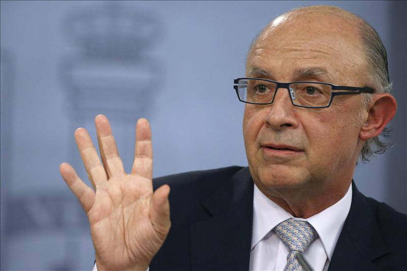 El ministro de Hacienda, Cristóbal Montoro, no va a subir los impuestos verdes. FOTO: EFE