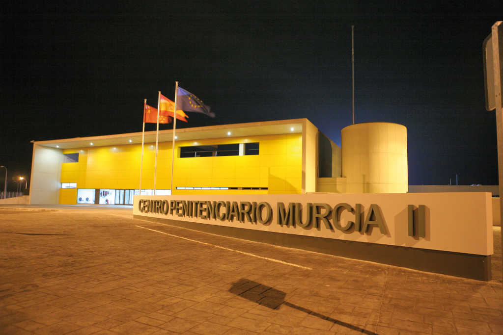 Centro Penitenciario de Murcia II, iluminado de noche. FOTO: Ministerio de Interior.