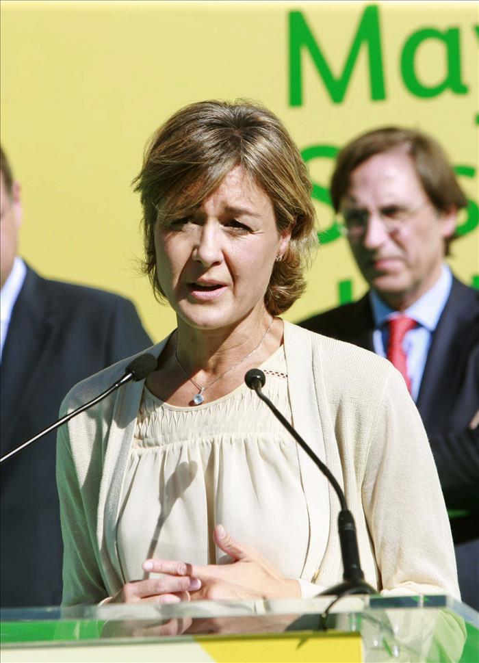 Isabel García Tejerina ha ampliado el plan de renovación de vehículos comerciales con 10 millones de euros. FOTO: EFE 
