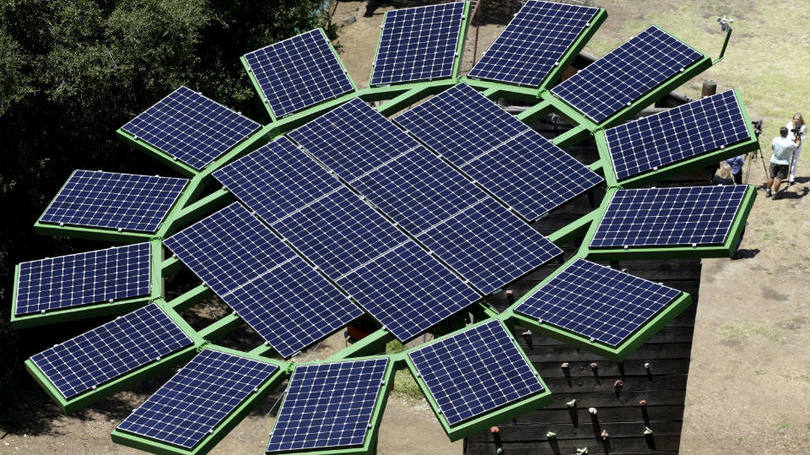 El Sun Flower Project  del cineasta James Cameron se asemeja a un girasol fotovoltaico.  