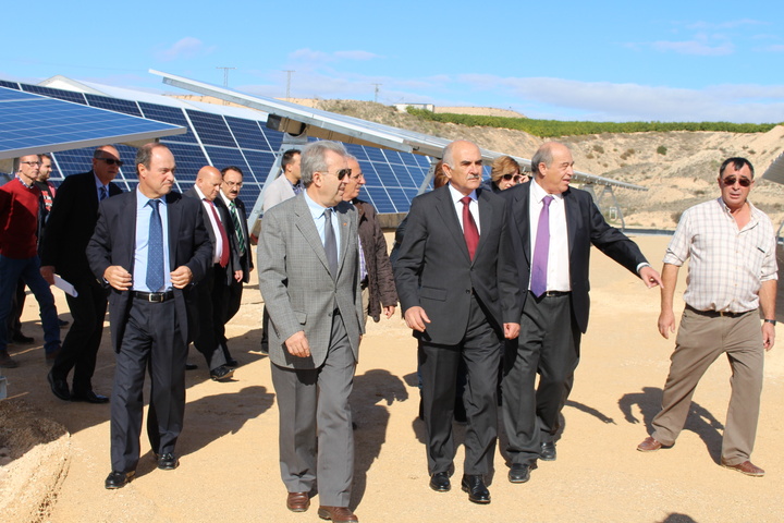 Alberto Garre, durante la inauguración de una planta fotovoltaica.