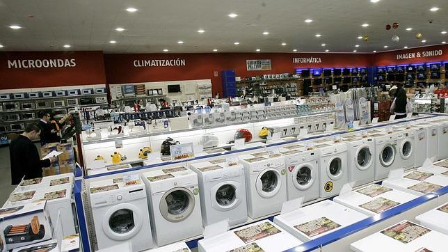 Las ventas de electrodomésticos han caído un 50% en la crisis.