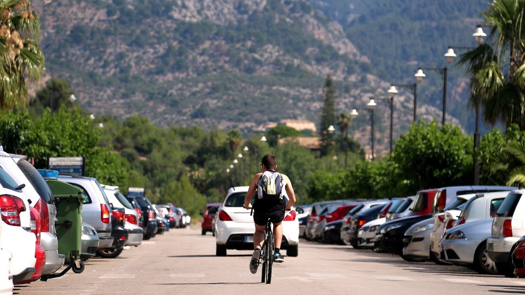 El primer carril bici de España ya está en marcha. FOTO: UIB.