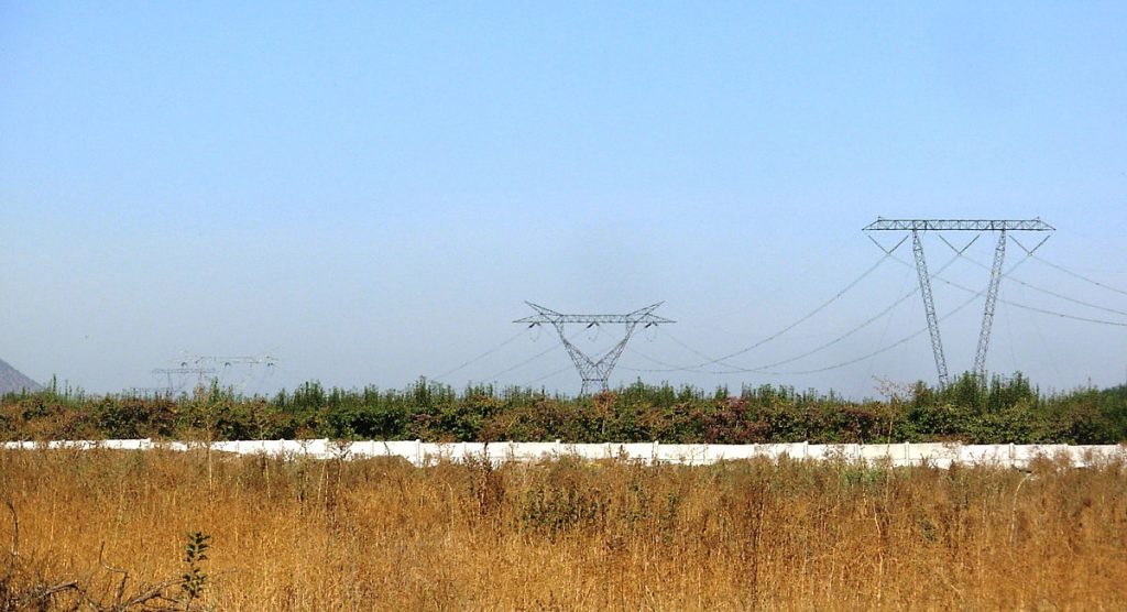 Líneas de 500 kV correspondientes al Sistema Interconectado Central (SIC), en las cercanías de Rancagua, Chile.