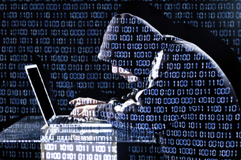 La ciberseguridad entra en acción: cómo evitar a los 'hackers' en los contadores inteligentes