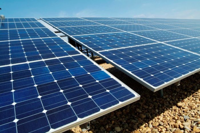 Anuncian la primera red transnacional de paneles solares del mundo