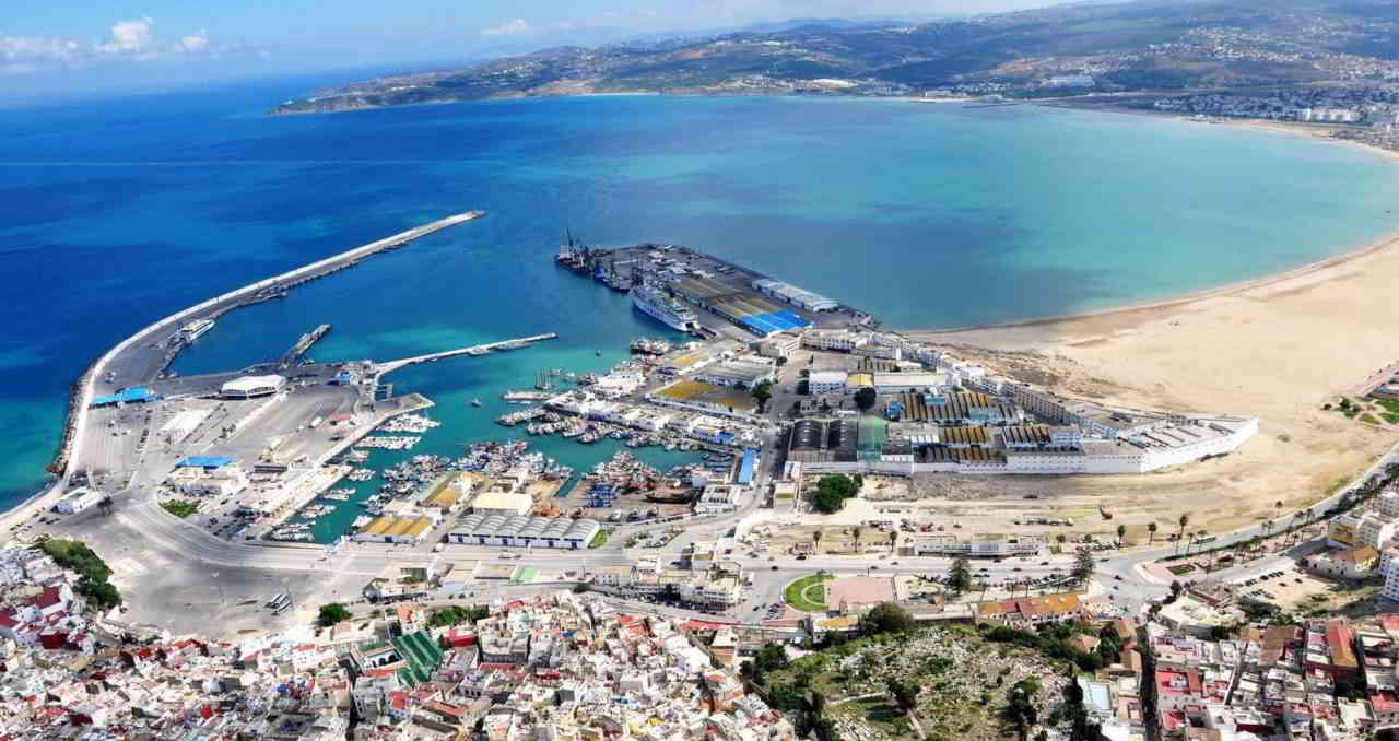 Vista aérea del puerto de Tánger (Marruecos).