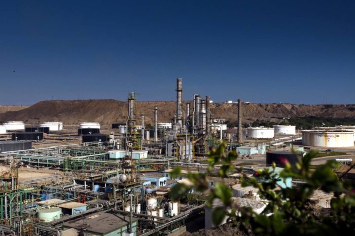 La doble cara del Gobierno 'verde' de Sánchez: financia con otros 259 millones una refinería en Perú construida con sobrecostes por Técnicas Reunidas y Cobra