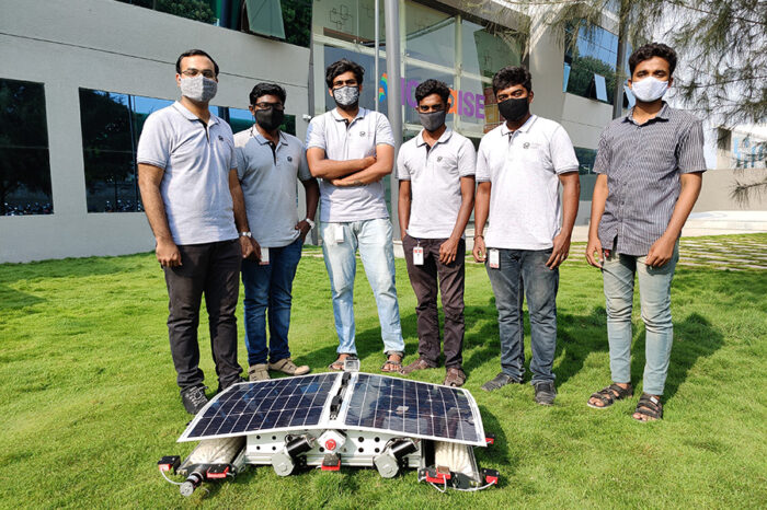 La start-up india Solavio presenta un robot modular para la limpieza de paneles autónomo y un 30% más ligero