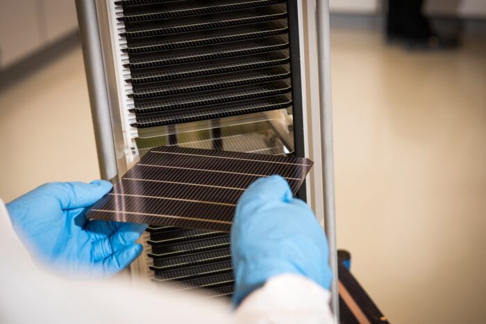 Oxford PV establece un nuevo récord de eficiencia del 29,52% con células en tándem de perovskita-silicio