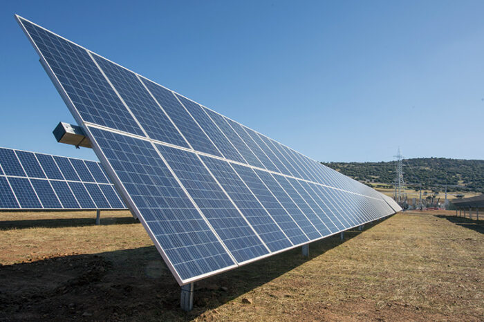 Naturgy invierte 52 millones en dos plantas fotovoltaicas en Andalucía