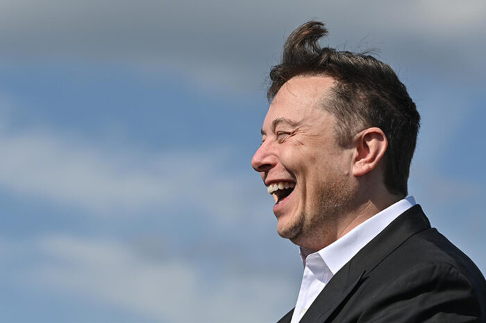 Elon Musk ha vendido casi un 6% de su participación en Tesla por valor de más de 9.600 millones