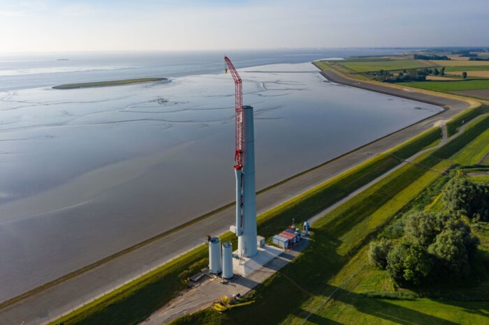 RWE construye el primer proyecto eólico en dique marino del mundo en Holanda