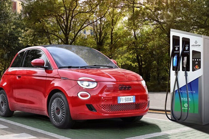 Stellantis elige los primeros 700 puntos de su red europea de carga rápida para vehículos eléctricos