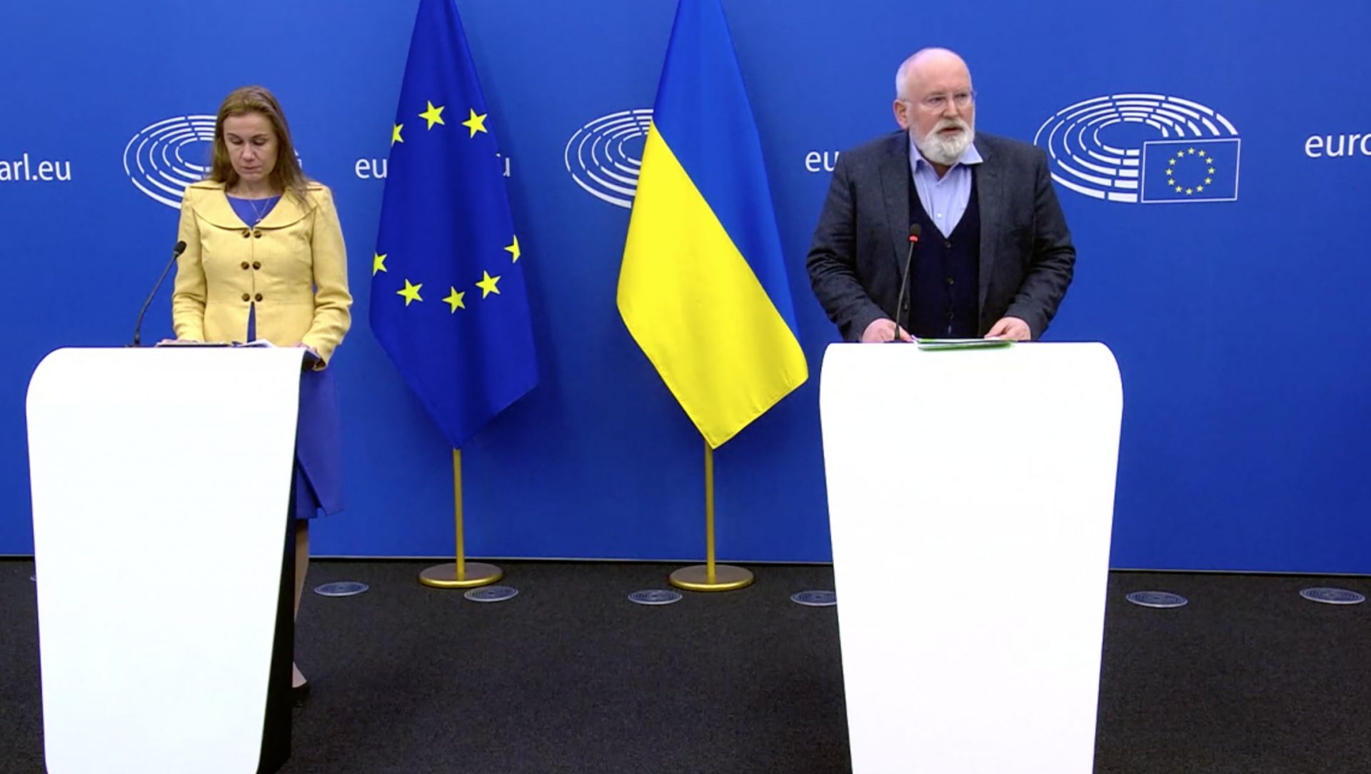 El vicepresidente de la Comisión Europea a cargo del Pacto Verde Europeo y comisario de Política de Acción Climática, Frans Timmermans y la comisaria de Energía, Kadri Simson