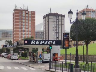 Gasolinera en Oviedo. FOTO: Europa Press
