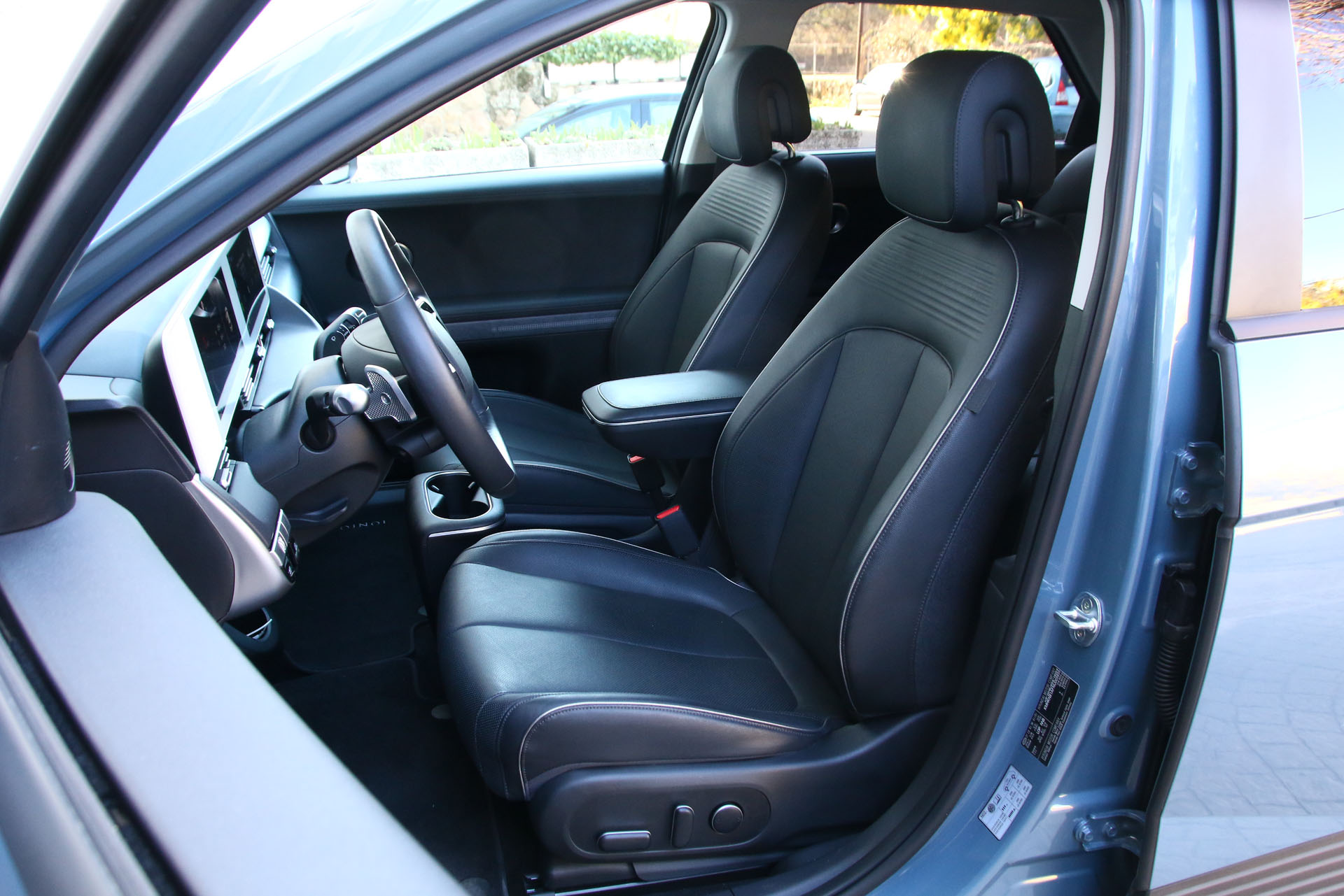 Hyundai IONIQ 5 asientos delanteros