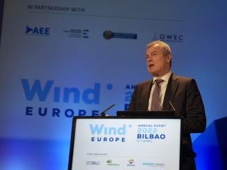 El CEO de Siemens Gamesa, Jochen Eickholt, en la inauguración del WindEurope Annual Event 2022 que se celebra en el BEC de Barakaldo. FOTO: H.BILBAO Europa Press