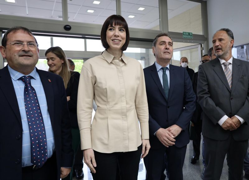 La ministra de Ciencia, Diana Morant, en su visita a Puertollano. FOTO: Europa Press - Patricia Galiana