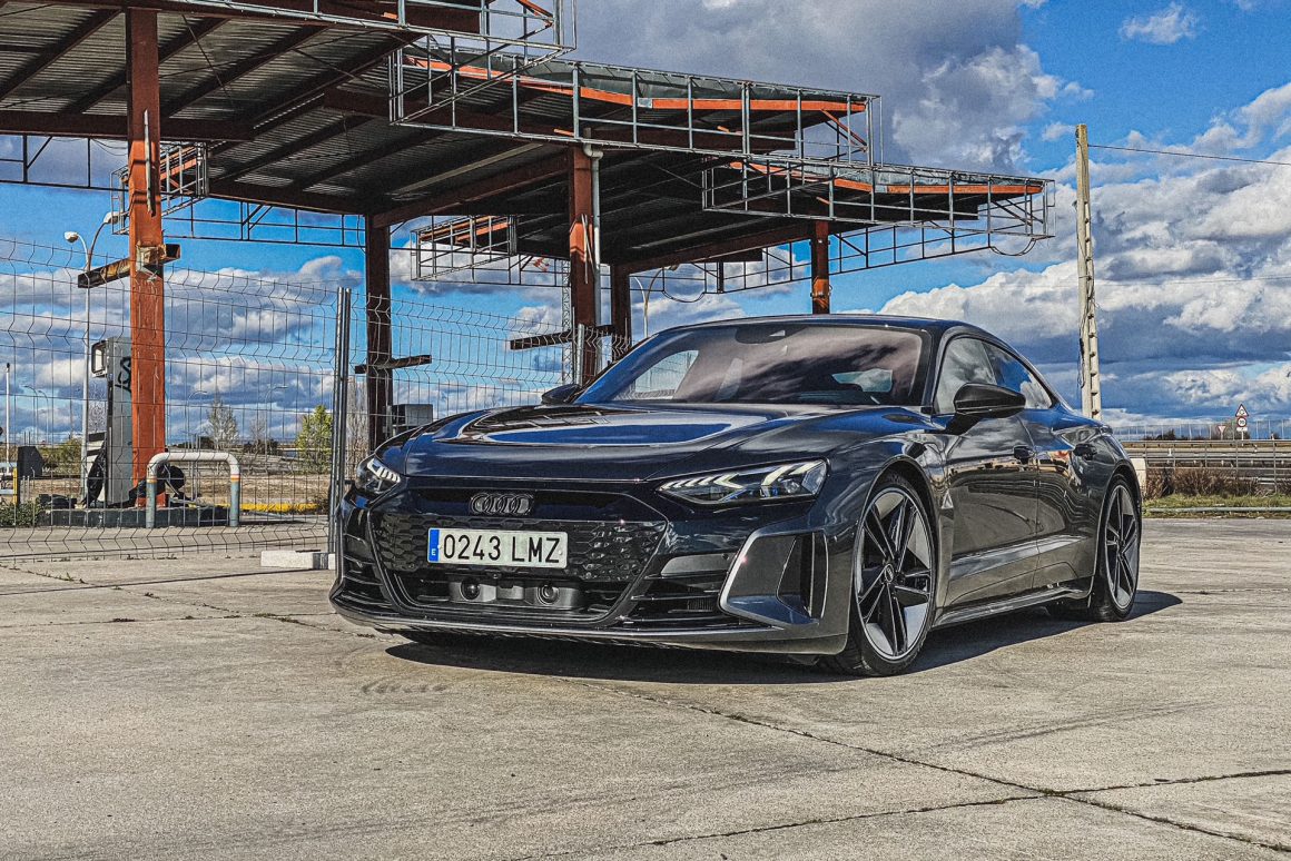 Audi RS e-tron GT gasolinera