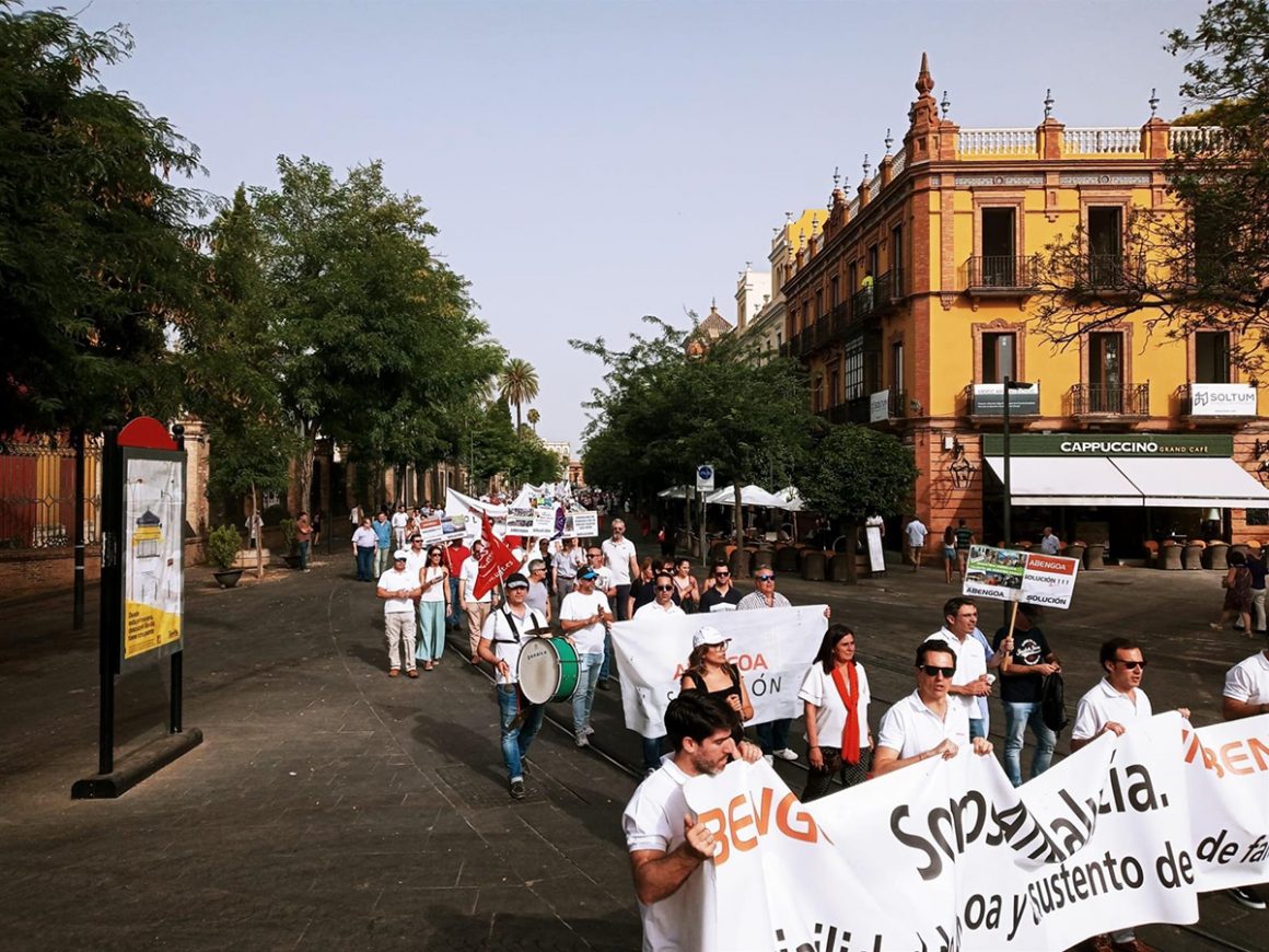 Trabajadores de Abengoa se manifiestan en Sevilla, en una imagen de archivo. FOTO: Europa Press