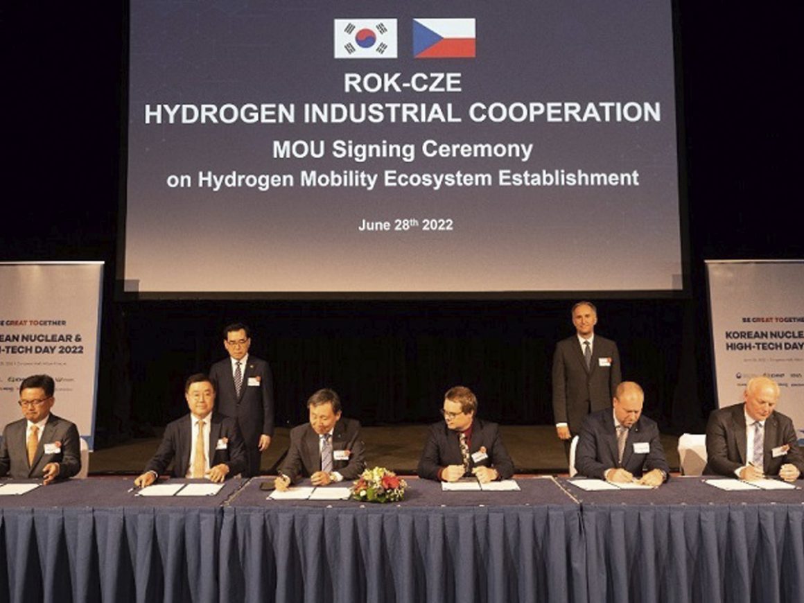 Hyundai Motor firma un Memorando de Entendimiento Multilateral para establecer un ecosistema de movilidad de hidrógeno en la República Checa. FOTO: Hyundai