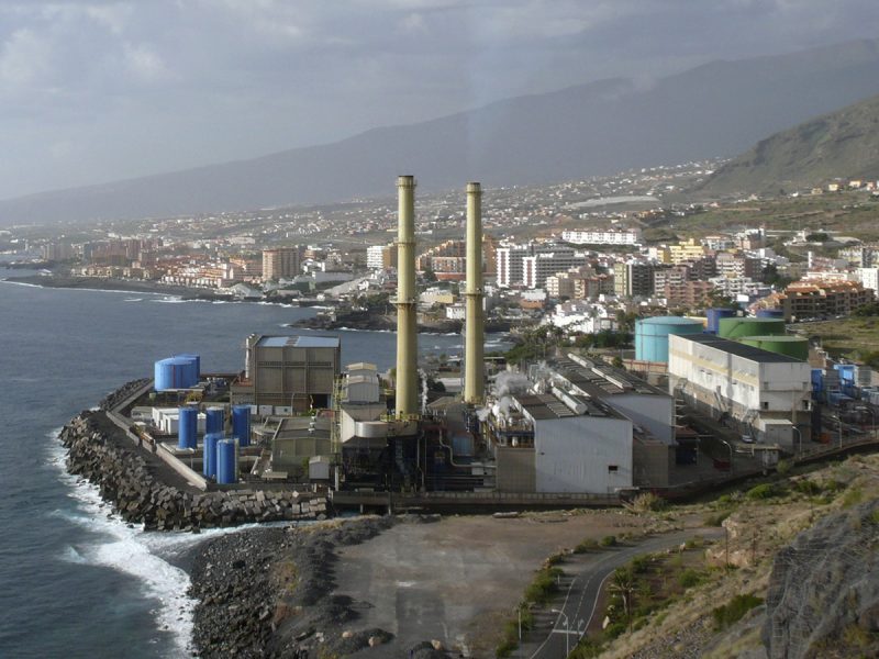 La central térmica de Candelaria en Tenerife.