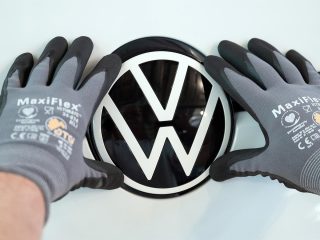 Frontal de un vehículo Volkswagen. FOTO: Sebastian Kahnert/dpa-Zentralbil - Archivo