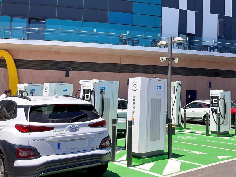 Iberdrola pone en marcha en Ondara una estación de recarga ultrarrápida para vehículos eléctricos. FOTO: Iberdrola