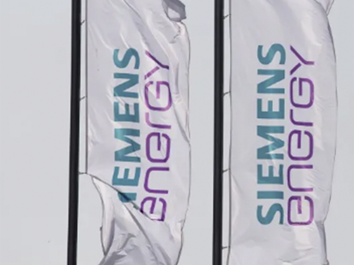 Banderas en la sede de Siemens Energy. FOTO: Siemens Energy