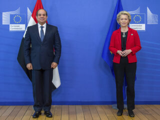 El presidente de Egipto, Abdel Fattah al-Sissi y la presidenta de la Comisión, Ursula von der Leyen. FOTO: CE