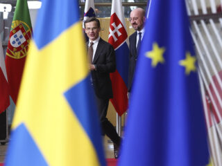Ulf Hjalmar Kristersson, primer ministro de Suecia y Charles Michel, el Presidente del Consejo Europeo. FOTO: UE