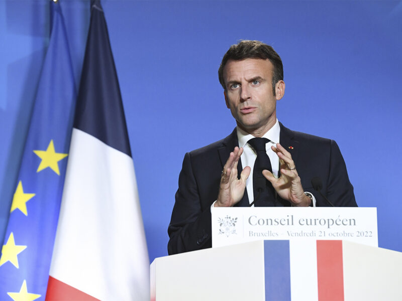 El presidente de Francia, Emmanuel Macron, anunció este viernes que su país ha decidido retirarse del Tratado de la Carta de la Energía. FOTO: UE