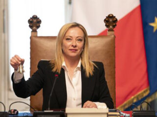 Giorgia Meloni, presidente de Italia, en su primer Consejo de Ministros. FOTO: governo.it
