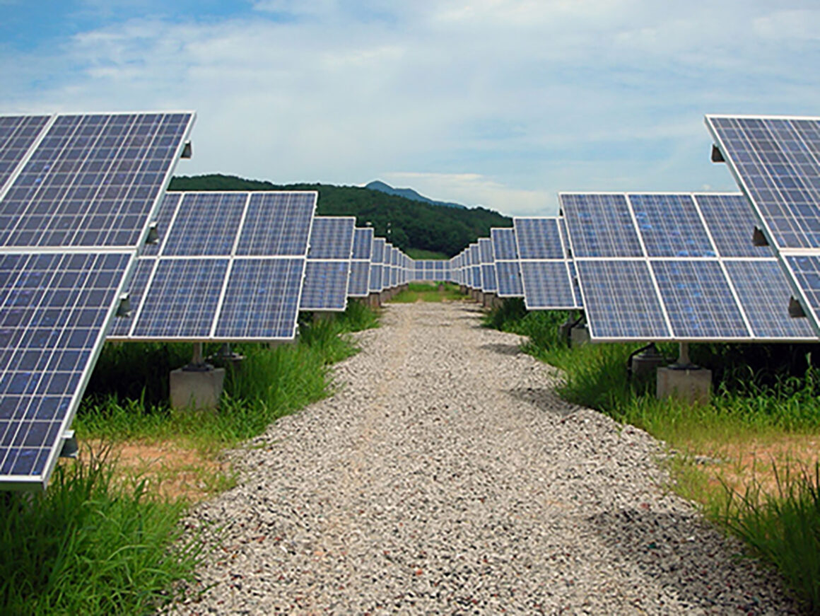 Instalaciones fotovoltaicas de Eurus, filial de energía renovable de Toyota. FOTO: Eurus