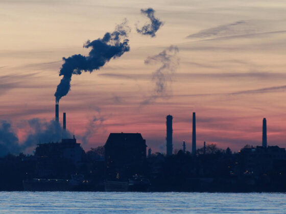 Contaminación por el humo de una fábrica en Colonia, Alemania. FOTO: SOPA IMAGES / ZUMA PRESS / CONTACTOPHOTO