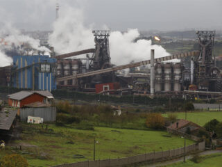 Vista de la fábrica de acero de ArcelorMittal en Gijón. FOTO: Jorge Peteiro - Europa Press