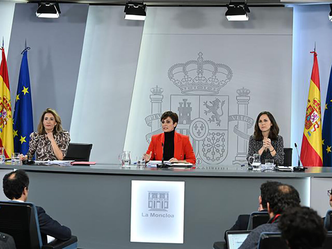 Rueda de prensa tras el Consejo de Ministros. FOTO: Pool Moncloa/Diego del Mont