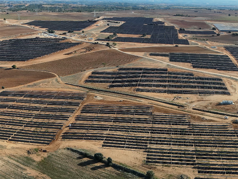 Imagen de las primeras plantas solares en Castilla la Mancha. FOTO: Endesa