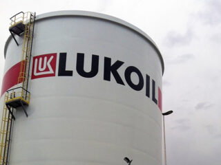 Meroil-Lukoil en el puerto de Barcelona. FOTO: Lukoil