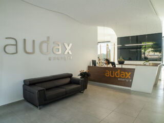 Interior de la sede de Audax Energía. FOTO: Audax Energía