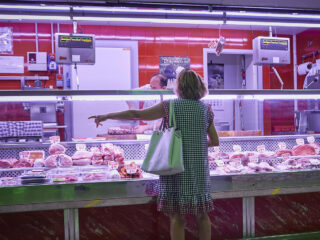 Un estante de carne en el Mercado Municipal de Pacífico. FOTO: Jesús Hellín - Europa Press