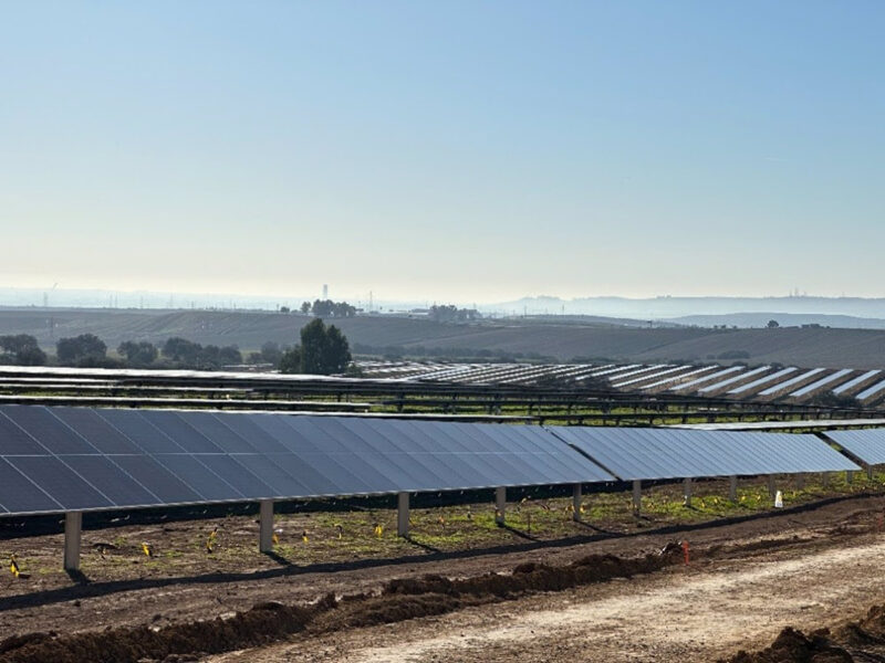 La planta solar Esparragal I en Guillena, en Sevilla. FOTO: Endesa
