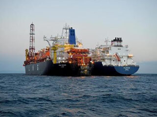 El buque regasificador de Piombino, Golar Tundra. FOTO: Ansa