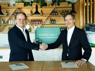 Etienne Strijp, Presidente De Heineken España, Y El CEO De Grupo Fertiberia, Javier Goñi. FOTO: MAXIMO GARCIA DE LA PAZ