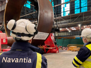El astillero simultaneará la construcción de monopiles y jackets para Ocean Winds. FOTO: Navantia